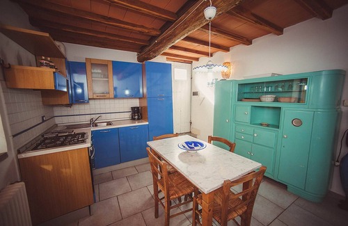 Massa Apartment | Ground Floor Flat with view over the coast, Wi Fi, Pool E-Car Charging station