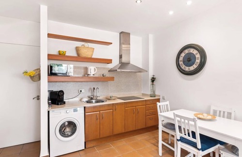 Sant Pol De Mar Apartment | Ground floor ideal for couples 1min beach