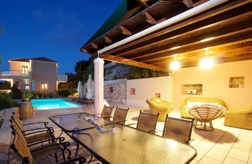 Paliki Apartment | Ground floor Luxury Studio for 2, above Petani Beach Kefalonia