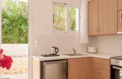 Lassi Apartment | Ground Floor Studio with Sea View (Unit E)