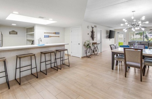 South Padre Island Condo | Ground Floor Beachfront 2 Steps From Amenities IV