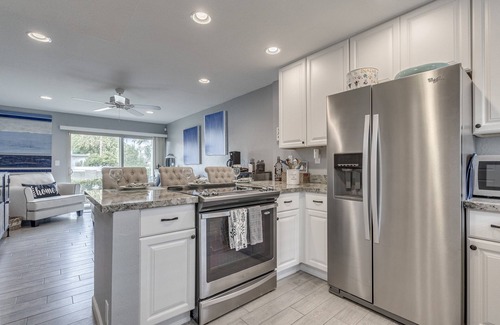 South Scottsdale Condo | Ground Level Beautiful Remodeled Condo in Resort Setting In Downtown Scottsdale.