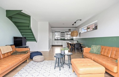 Stavoren House | Group accommodation on the water in Stavoren, 20 person (2houses) accommodation on the water in Sta