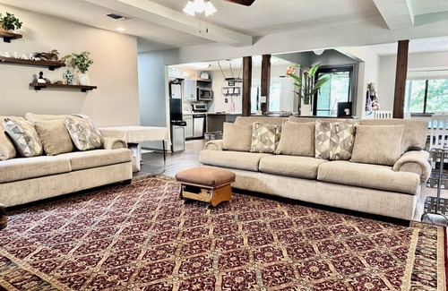 Franklin House | Group Escape to Nature with view of Lake