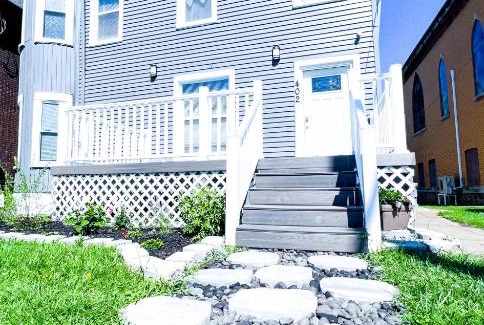 Downtown Niagara Falls House | Group Friendly 6BR Near Aquarium & Niagara Falls