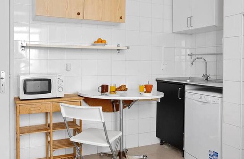 Encarnacao Apartment | Group-Friendly Apt in the Heart of Bairro Alto