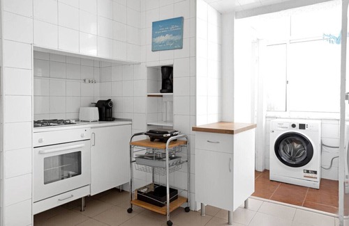 Encarnacao Apartment | Group-Friendly Apt in the Heart of Bairro Alto