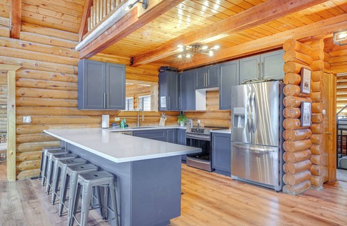 Mammoth Creek Cabin | Group-Friendly Panguitch Cabin Near Nat'l Parks!