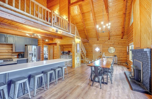Mammoth Creek Cabin | Group-Friendly Panguitch Cabin Near Nat'l Parks!