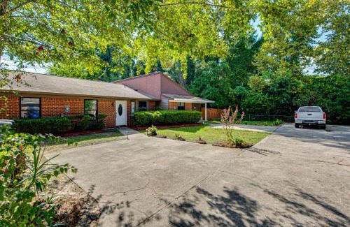 Tallahassee Apartment | Group-Friendly Rental 5 Mi to Dtwn Tallahassee!