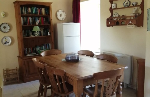 Meneac Cottage | Group Gîte for 12 people