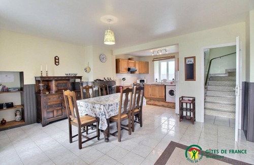 Meneac Cottage | Group Gîte for 12 people