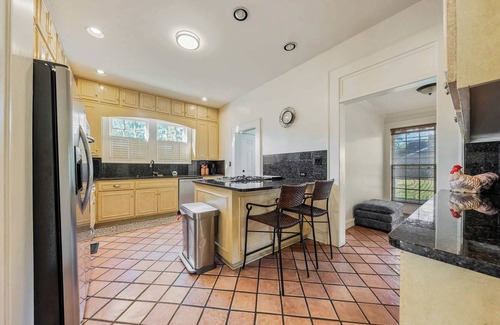 Columbus House | Group Getaway in a Grand Historic Home | Sleeps 10 | 15 minutes to Fort Benning