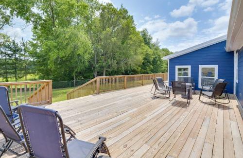 Fayetteville House | Group Getaway Lakefront Retreat in Fayetteville!