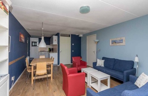 Oude-Tonge House | Group house with steam shower and sauna. The living room has a lockable double door so two separate