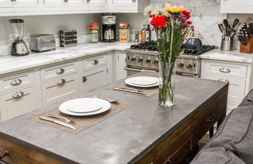 Old Town House | GROUP LUX in Old Town 4bd/3ba (+Rooftop/Parking)