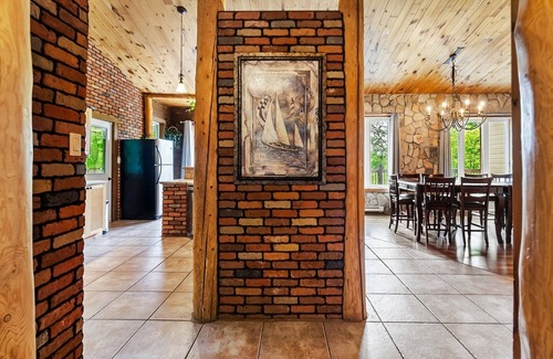 Saint-Faustin-Lac-Carre Cottage | Group oriented 6 BR waterfront cottage with pool table & SPA near Mont Tremblant
