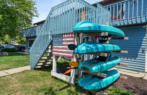Mayfield Apartment | Group Stay - 3 Lodges Together by Fife Lake