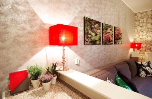 Halfweg Apartment | Group Stay, 7 minutes away from Amsterdam!