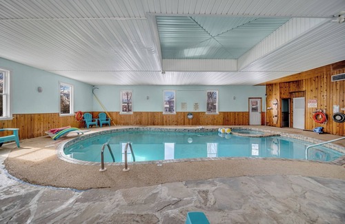 Marmora Apartment | Group stay home @Marmora and Lake Inn B & B with Indoor Pool.