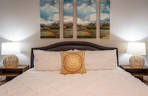 Alpharetta House | Group Stay near DT Alpharetta! Sleep 14, King Beds