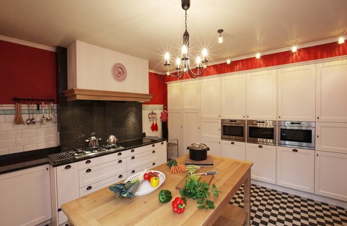 Wanze Villa | Group Villa with Pool & Sauna