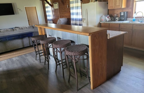Oak Harbor House | Groups,families,fisherman friendly gatherings lake close by and boating parking