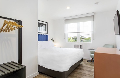 Cherry Grove Hotel | Grove Hotel
