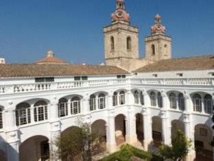 Ciutadella de Menorca Hostel | Grupoandria El Claustre de Ciutadella - HOSPEDERIA
