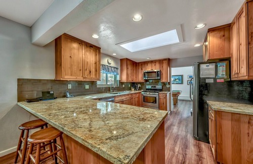 Lower Kingsbury House | GS115-Pool Table, Hot Tub & Close to Casinos/Beach