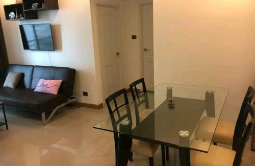 Huai Khwang Apartment | Gsuite Glamorous Apartment