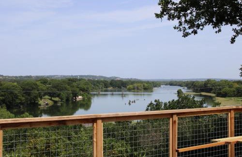 Kerrville House | Guadalupe Bluff Modern House