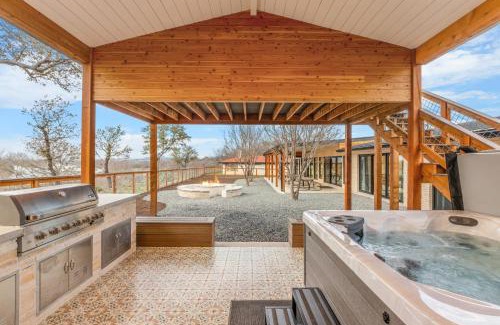 Kerrville House | Guadalupe Bluff Modern House
