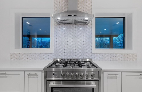 Kerrville House | Guadalupe Bluff Modern House 5 Bedroom Home by RedAwning