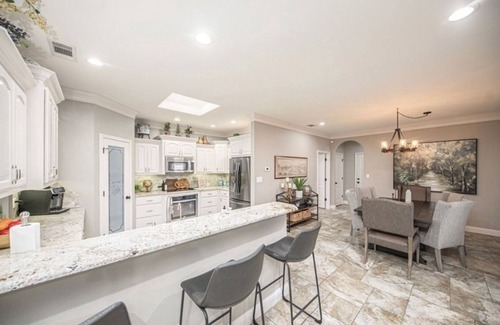 Midland House | Guadalupe Getaway