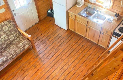 New Braunfels Cabin | Guadalupe River Lofted Cabin