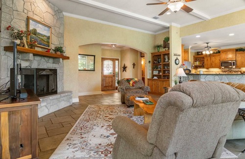 Boerne House | Guadalupe River Retreat