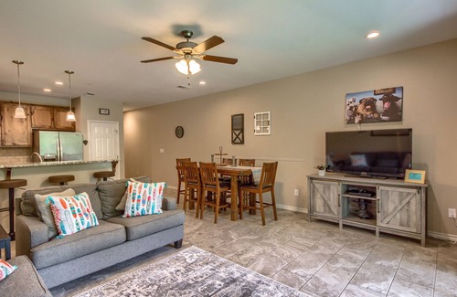 New Braunfels Condo | Guadalupe Riverfront! Upscale gated complex with pool, direct river access!