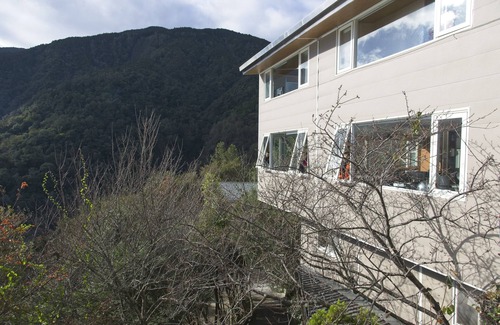 Wufeng Bed & Breakfast | Guan Wu Chia Cao