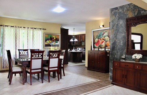 San Pedro de Macoris Villa | GuavaBerry-JuanDolio+Cozy-5BR+7Bds+11Pax+/Maid+WiFi+A/C-BBQ-PrivPool+TVSmart