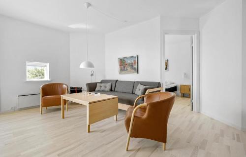 Gudhjem Apartment | Gudhjem Søpark Lejl 54
