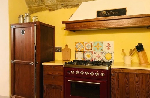 Porrena Apartment | GUELFI 6, apartment in the heart of the historic center of POPPI casentino