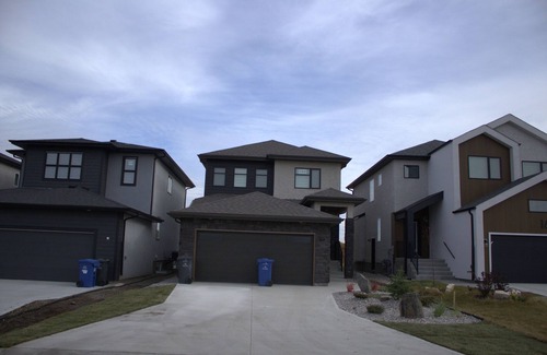 Fort Gary House | Guest Basement suite in Winnipeg