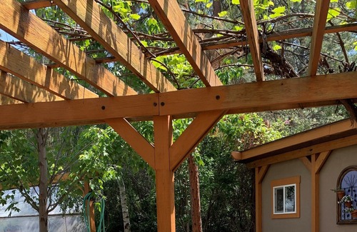 Central Okanagan Cottage | Guest cottage nested in forest- near to golf , zoo, airport.