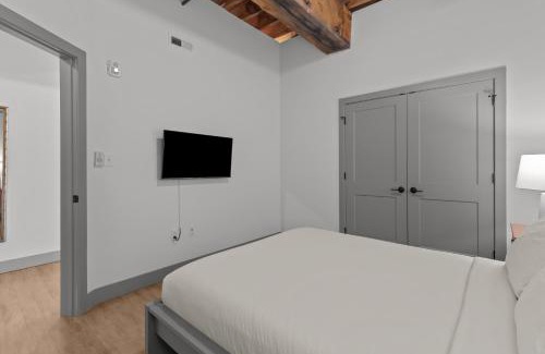 Downtown St. Louis Apartment | Guest Fave - 5 Star Stay Downtown - ADA Accessible