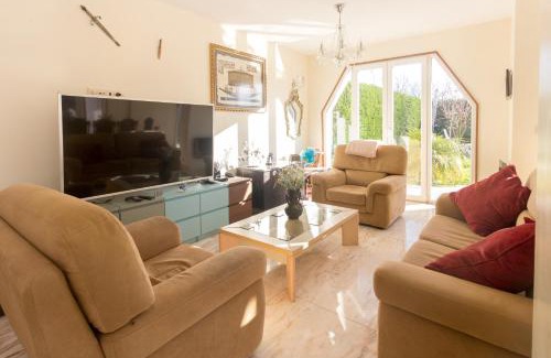 Povoa De Varzim House | Guest H4U - Villa Garden & Pool