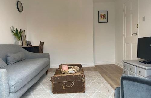 Iffley Apartment | Guest Homes - Fairlie Flat