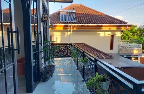 Sei Pinang House | Guest House Adiwinoto