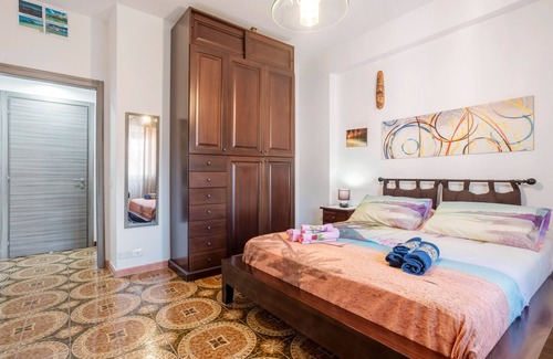 Partanna Bed & Breakfast | Guest House 'Camera A Palermo Etnica' with Mountain View, Wi-Fi and Air Conditioning