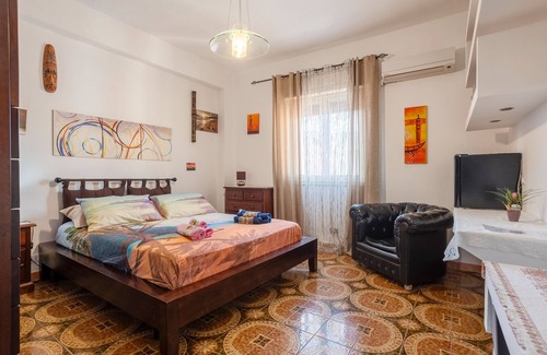 Partanna Bed & Breakfast | Guest House 'Camera A Palermo Etnica' with Mountain View, Wi-Fi and Air Conditioning